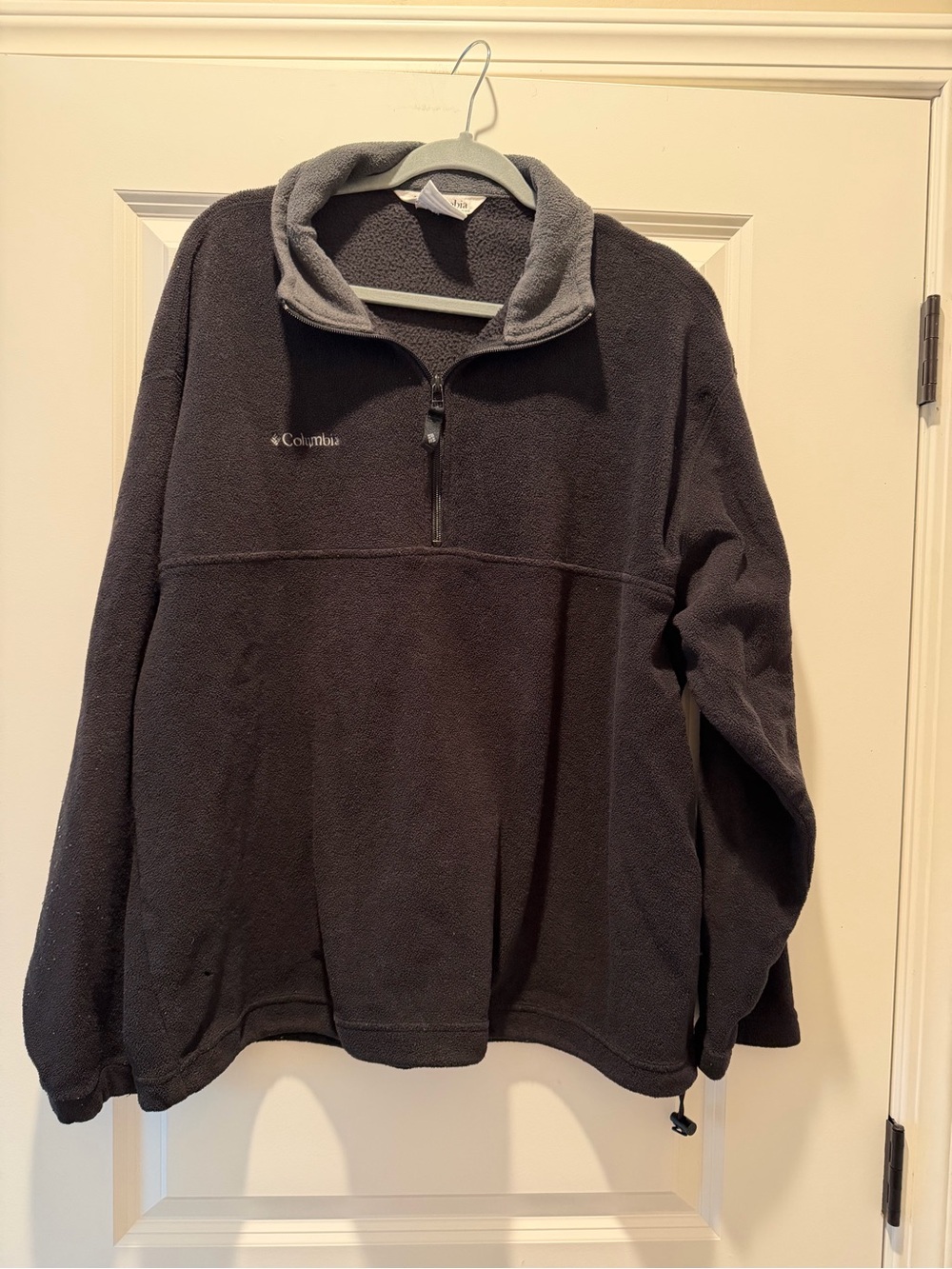 Columbia Men's Black Fleece Half-Zip Pullover with Gray Collar